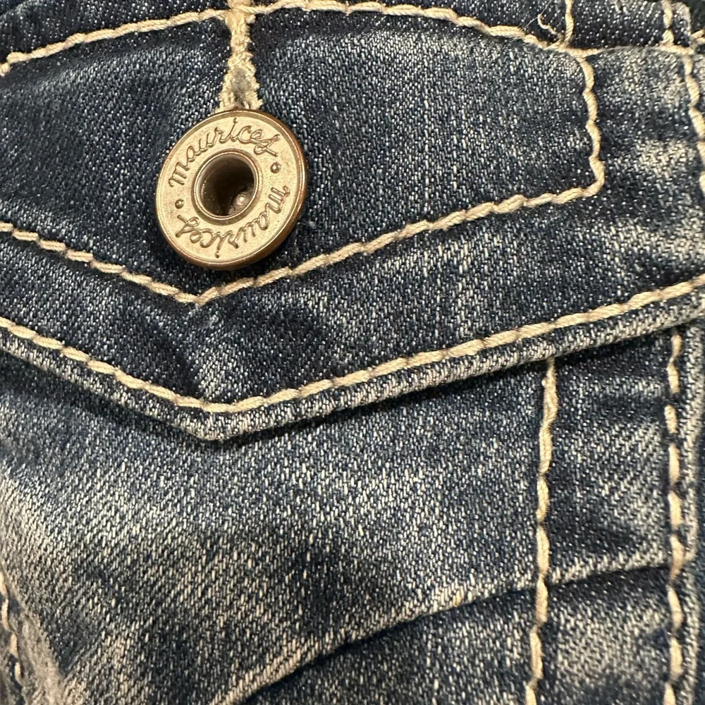 Maurices Distressed Denim Vest Button Front Raw Hem Blue Jean Vest Size L - Picture 6 of 12